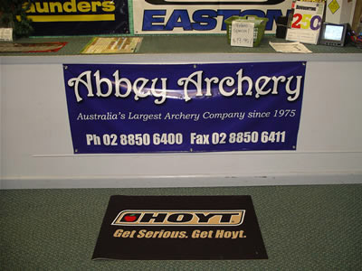 Hoyt warmly welcomed at Abbey Archery