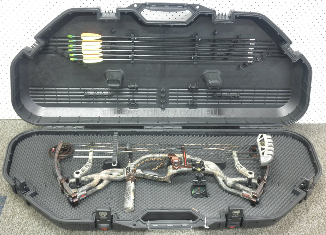 compound bow with case