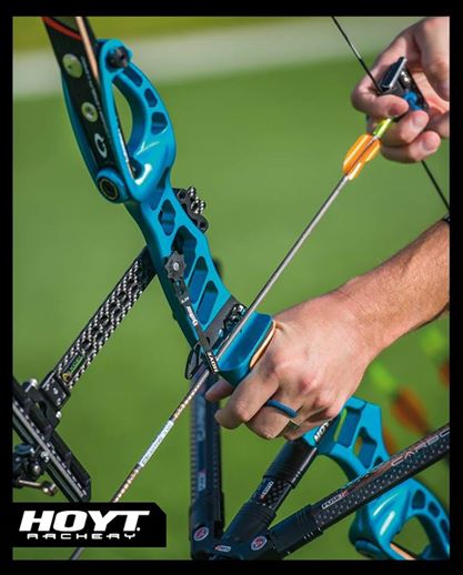 Hoyt Prodigy Series Riser with VertaTune Clicker Plates